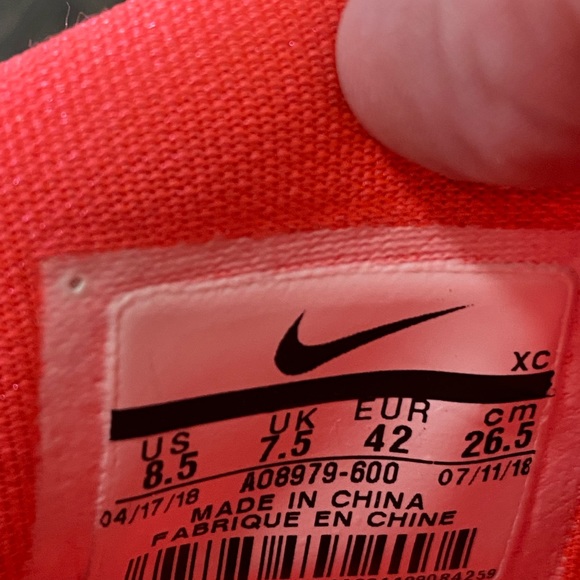 Nike | Kyrie low top white marbled sole - Picture 6 of 6